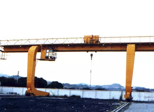 L型龍門起重機(jī)